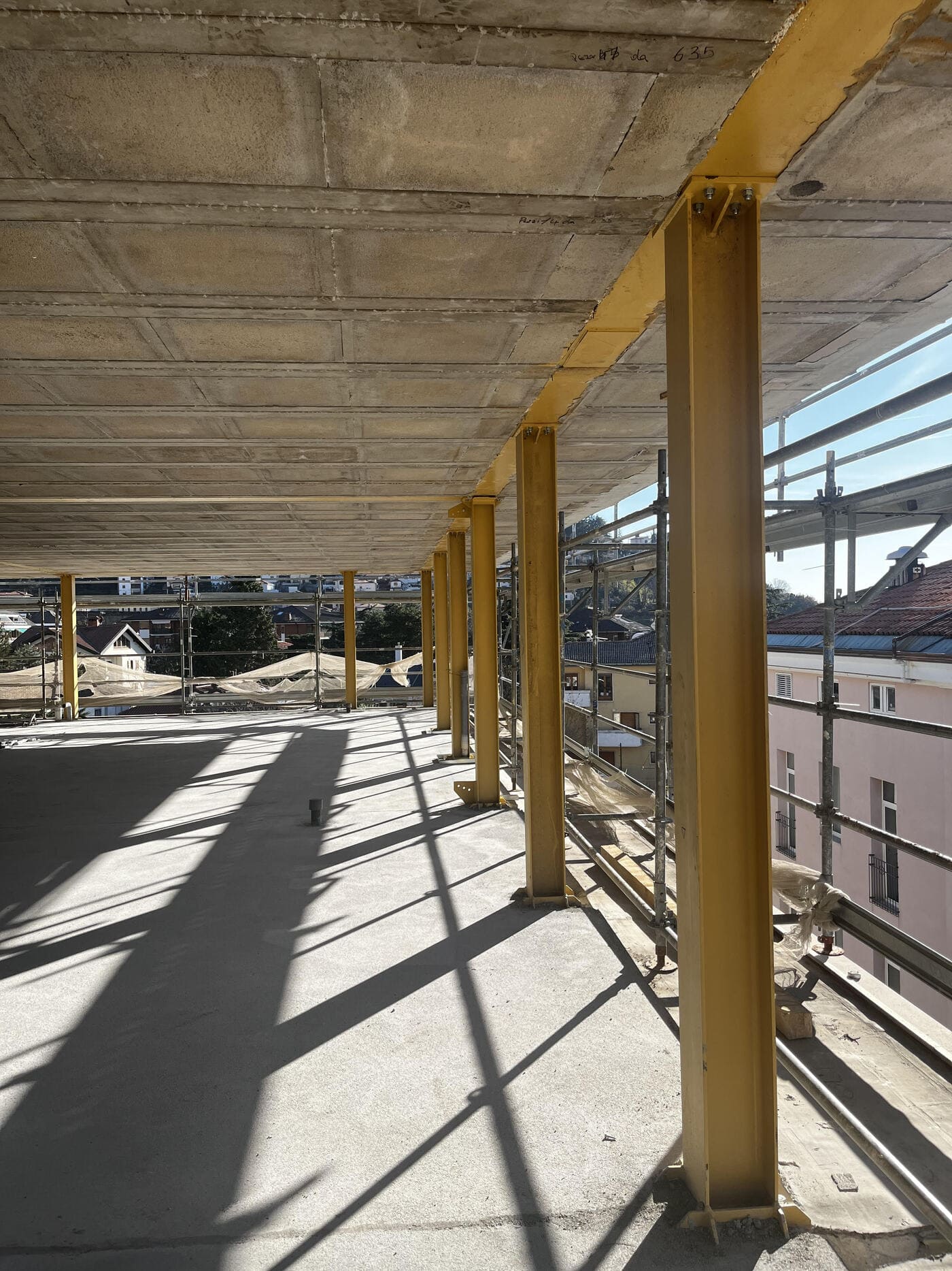 Čelični stupovi EXC3 i konstrukcija krovne etaže s EUROPAN sustavom na hotelu Greif Maria Theresia u Trstu.