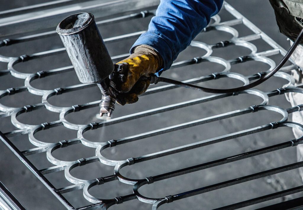 Bojanje metalne ograde – bravarija i zaštitni premaz, Marana.