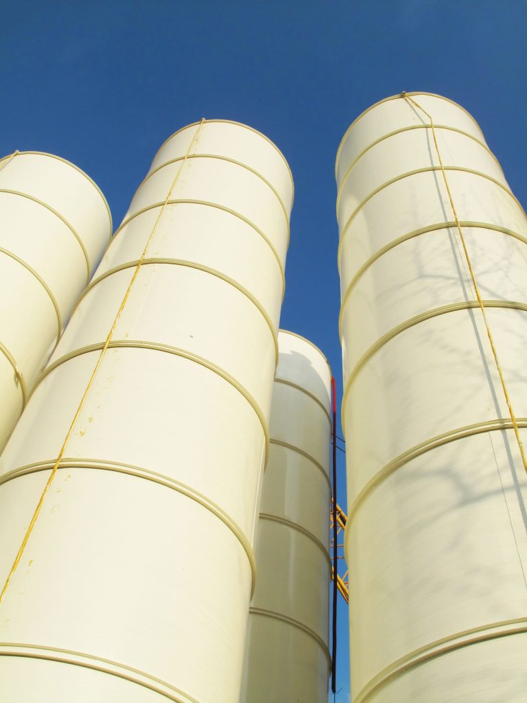 Industrijski čelični silosi – metalna konstrukcija, Marana.